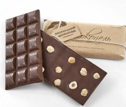Шоколадна плитка з фундуком Шоколадні плитки Шоконель